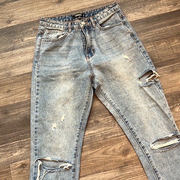 Missguided Distressed High Waisted Straight Leg Jeans - Picture 4 of 6